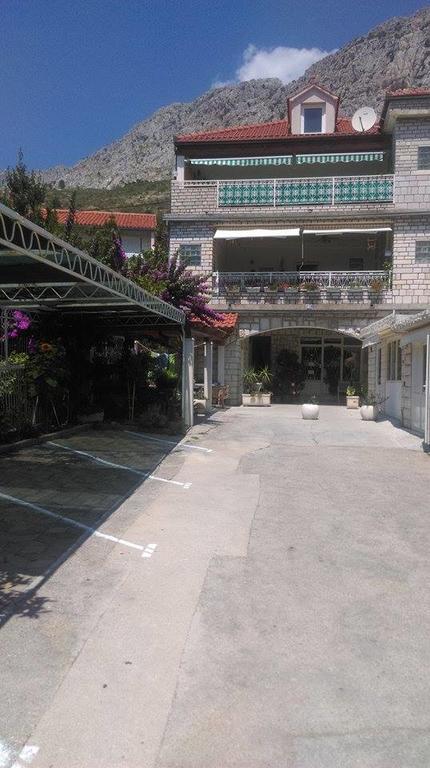 Apartment Danka Omiš Kültér fotó