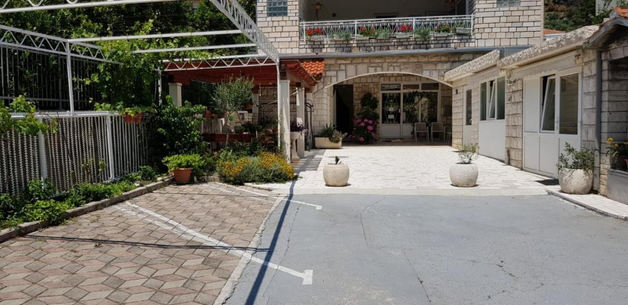 Apartment Danka Omiš Kültér fotó
